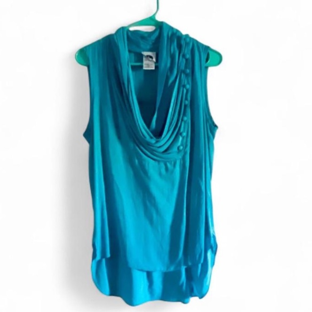 Turquoise sleeveless blouse. Size M